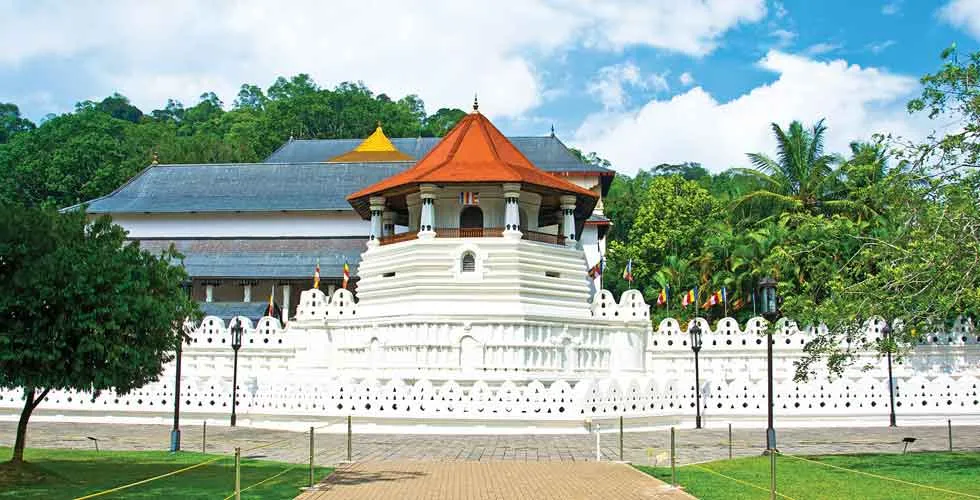 Temple of the Sacred Tooth 