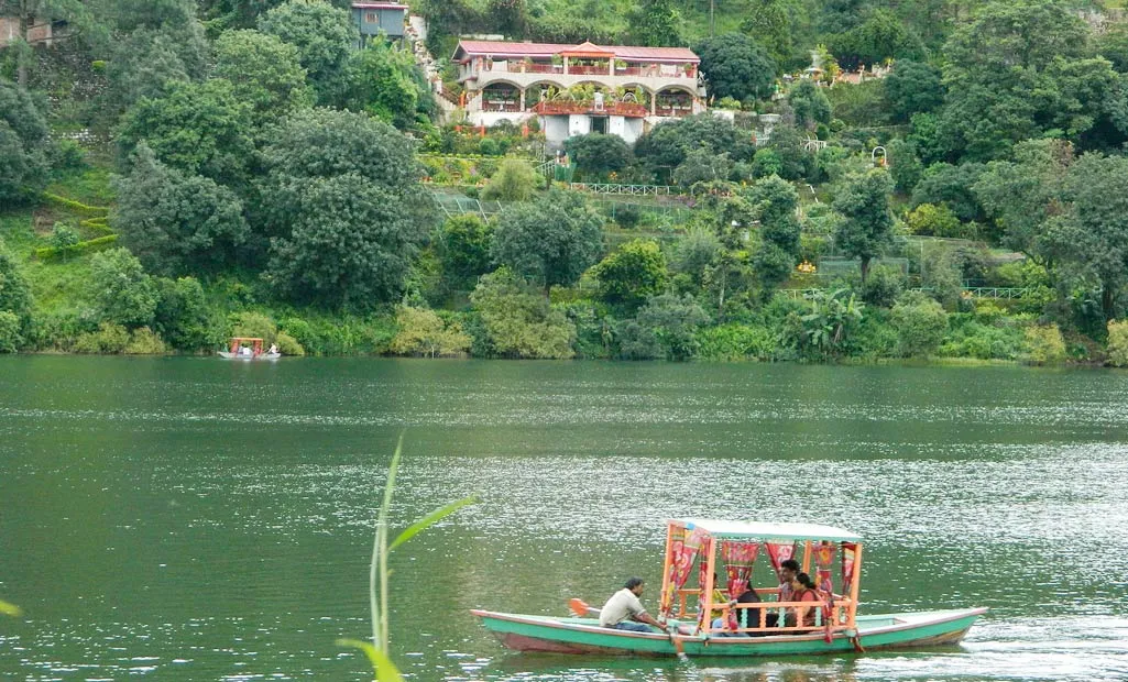 Naini Lake – Boating in Lake Paradise.