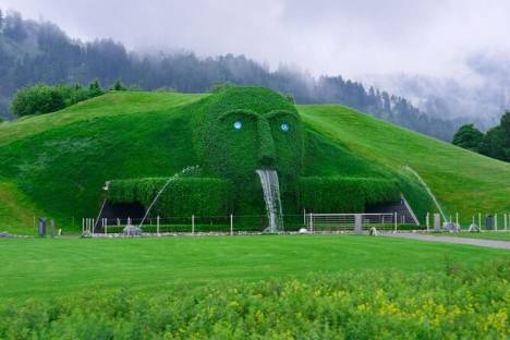  Swarovski Crystal World 